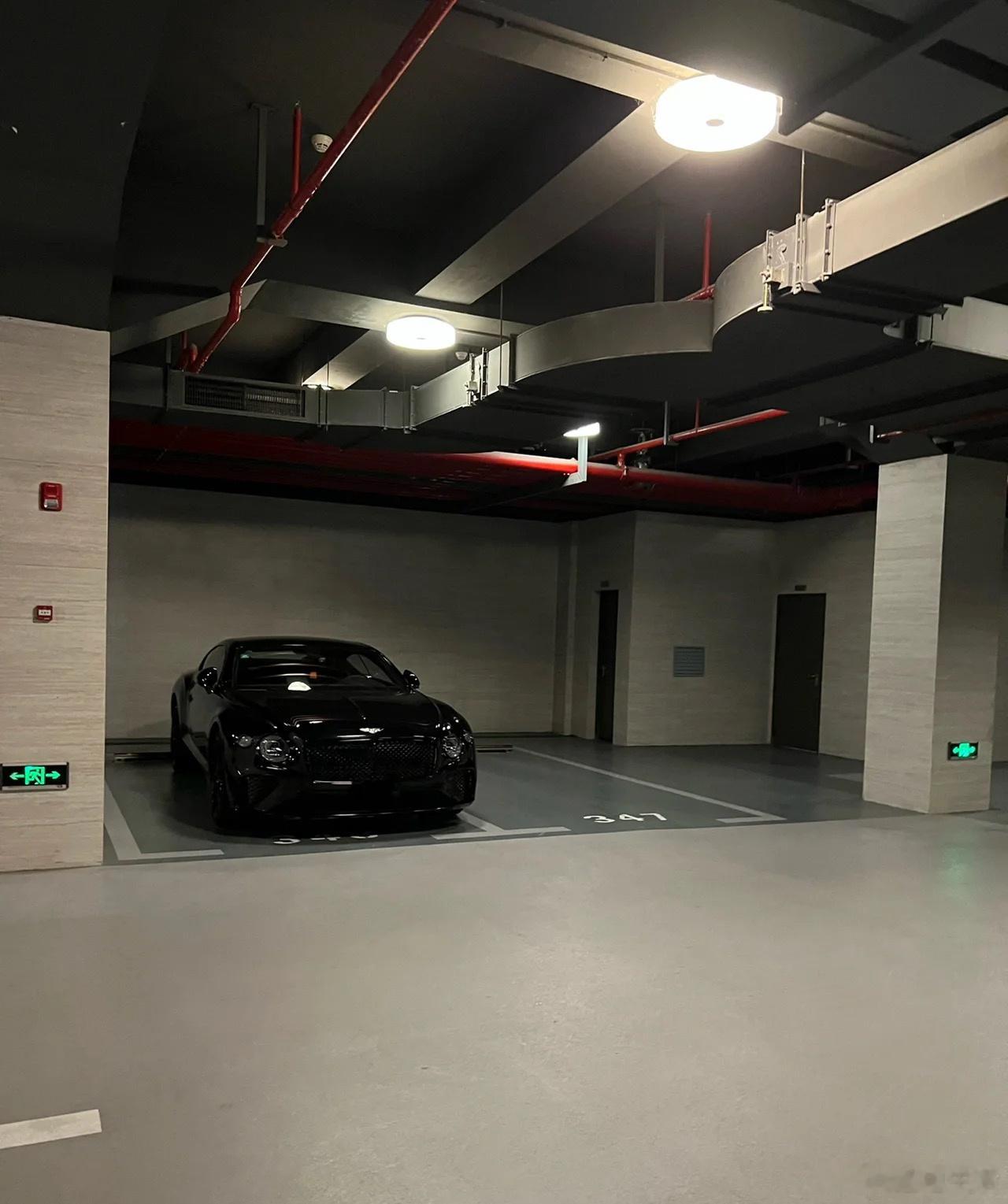 去了古北壹号才知道什么叫豪车遍地。 