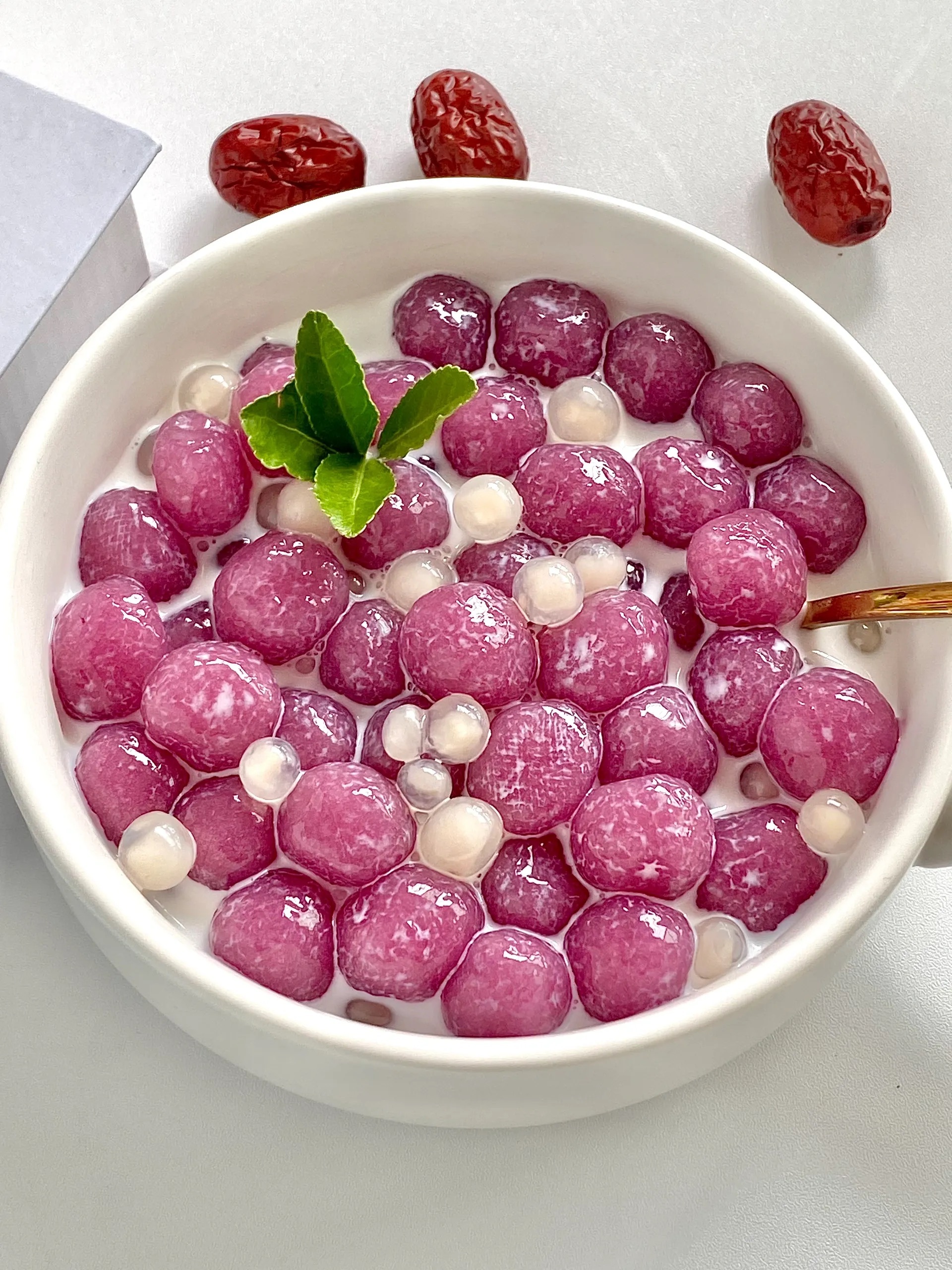 今天吃什么 丨葡萄阿达子🍇初夏必备清凉甜品葡萄阿达子，尊嘟好吃到想告诉全世界！