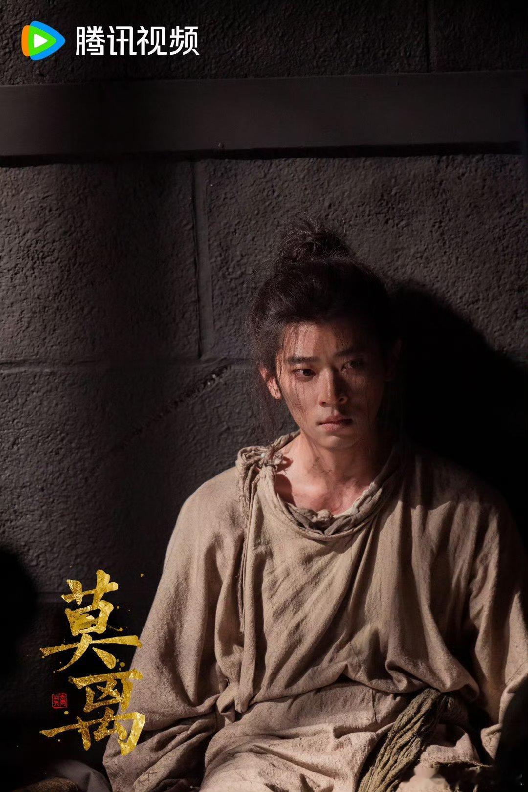 白鹿梨子在左丞磊茄子在右 白鹿讲叶璃的脆弱感不是软，是碎的，是藏在隐忍底下的疯。