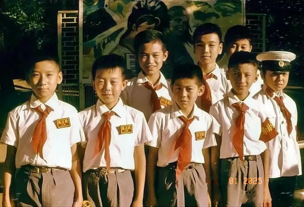 小朋友好
欢迎你们已经来到了2025年，希望你们好好学习天天向上，为国家为民族的