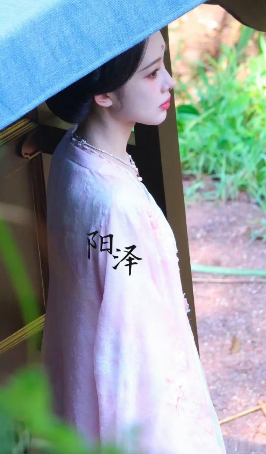 孟子义尚公主首套造型路透孟子义尚公主粉衣白裙路透孟子义《尚公主》粉衣白裙路透来袭