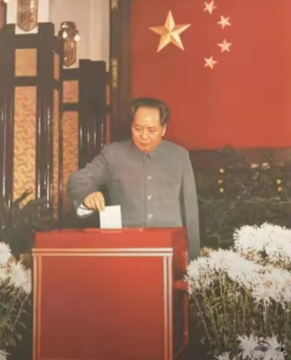 不少网友呼吁，希望以恰当的形式缅怀伟人，9月9日这个日子，在无数老百姓心中分量很