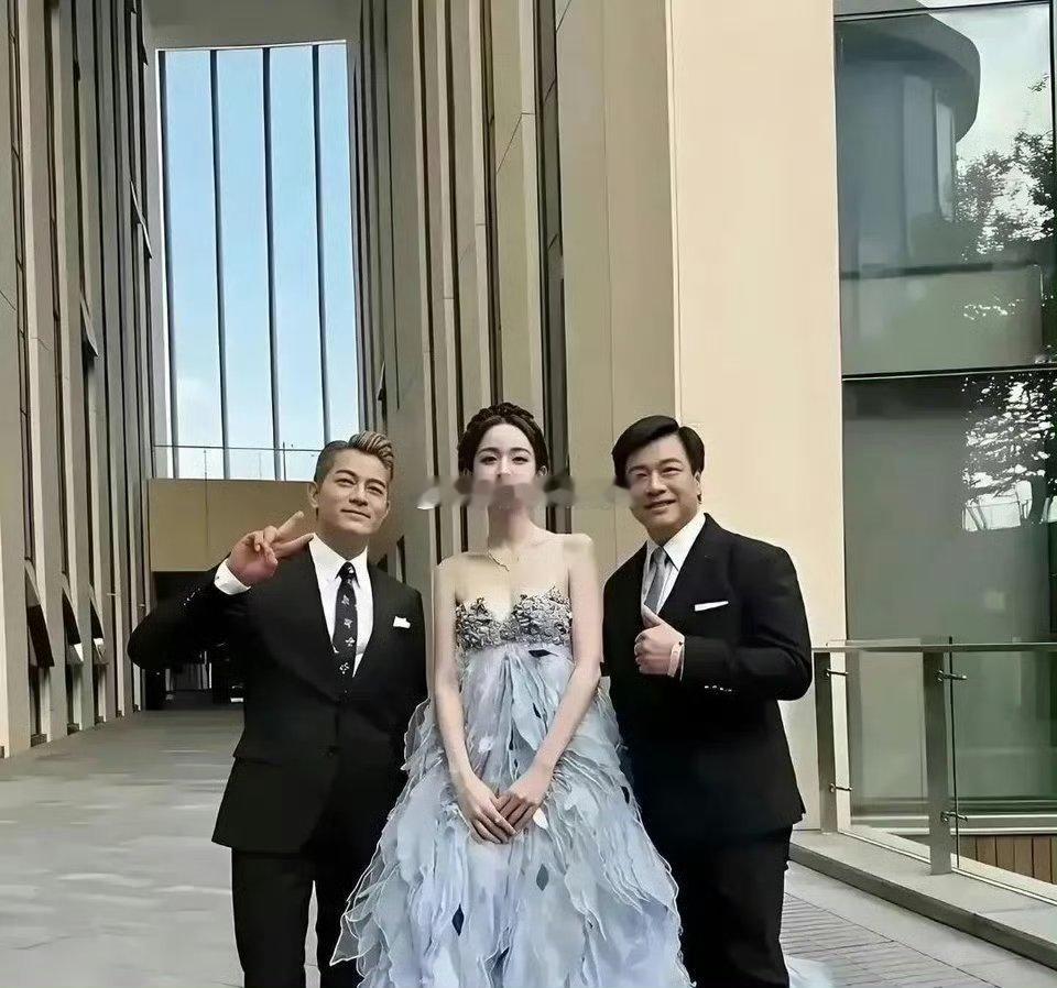 明明古力娜扎的颜值和身材都属于女明星的一线了 还火不起来呢？ 