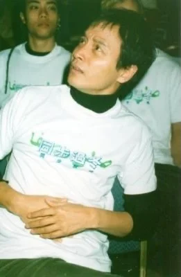 大家不要这样，我只是唱开头三句而已