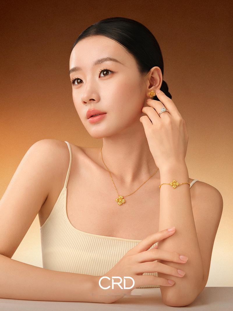 结婚男朋友三金折现给，父母想直接买金。先说男朋友，金价贵是实话，折现5万也算有诚