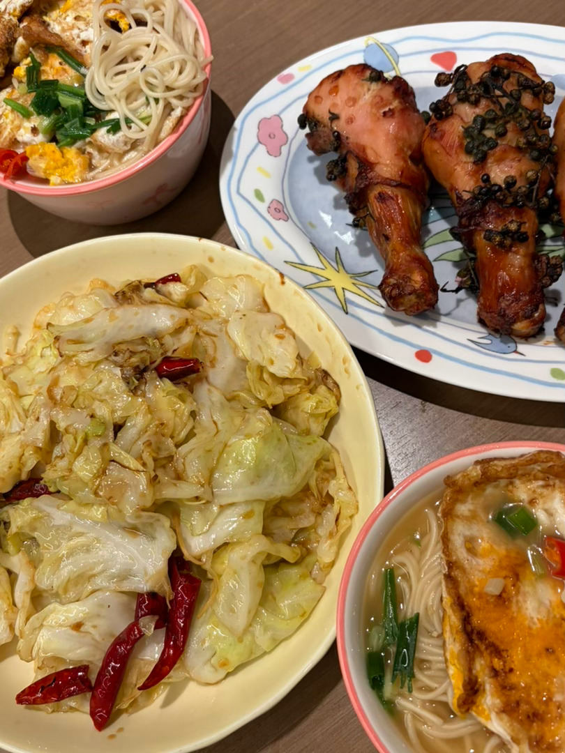 狗厨房 鸡蛋清汤面 花椒鸡腿 手撕包菜 