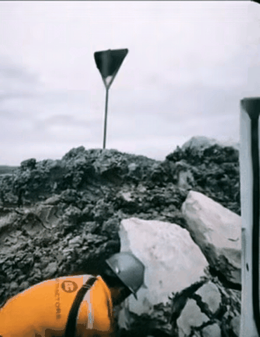 伊朗有点像我们小时候打架，你打我，我打不过你，我挺着 ，逮住机会我就打你弟弟 ，