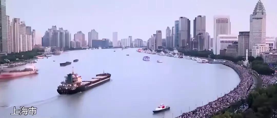 2021年5月，李某携新婚半年的妻子李某环，乘坐从大连驶向烟台的轮船。这本应是一