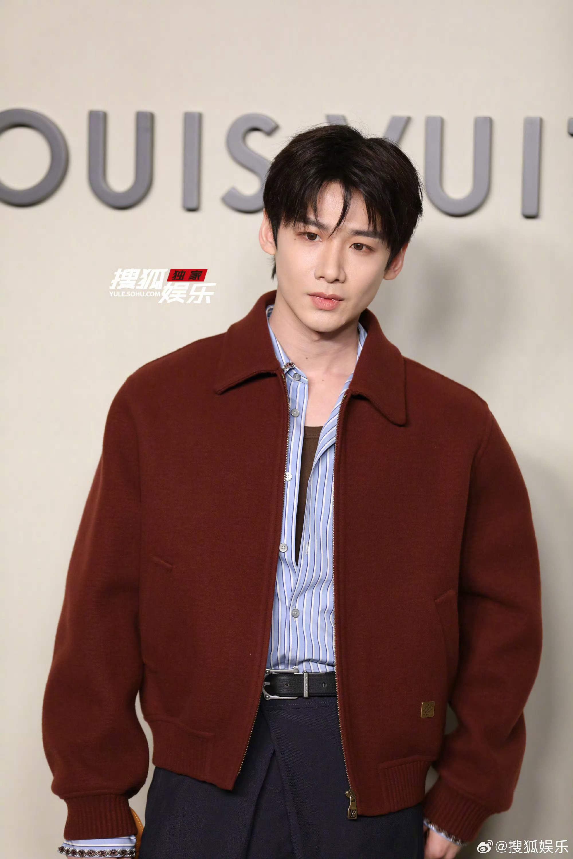 白敬亭lv活动生图 白敬亭亮相北京三里屯lv活动，生图状态好好