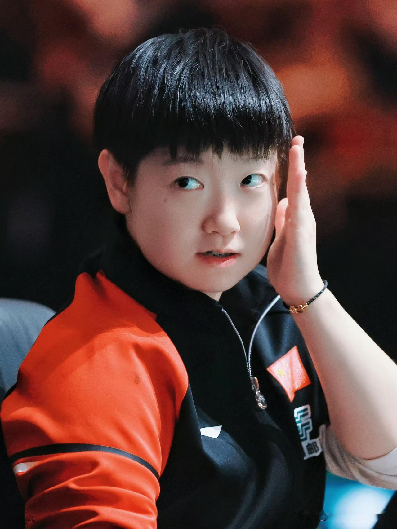 为何孙颖莎圈粉无数？这份团体担当给出答案✨
 
团体战连轴冲锋，每一场都拼至最后