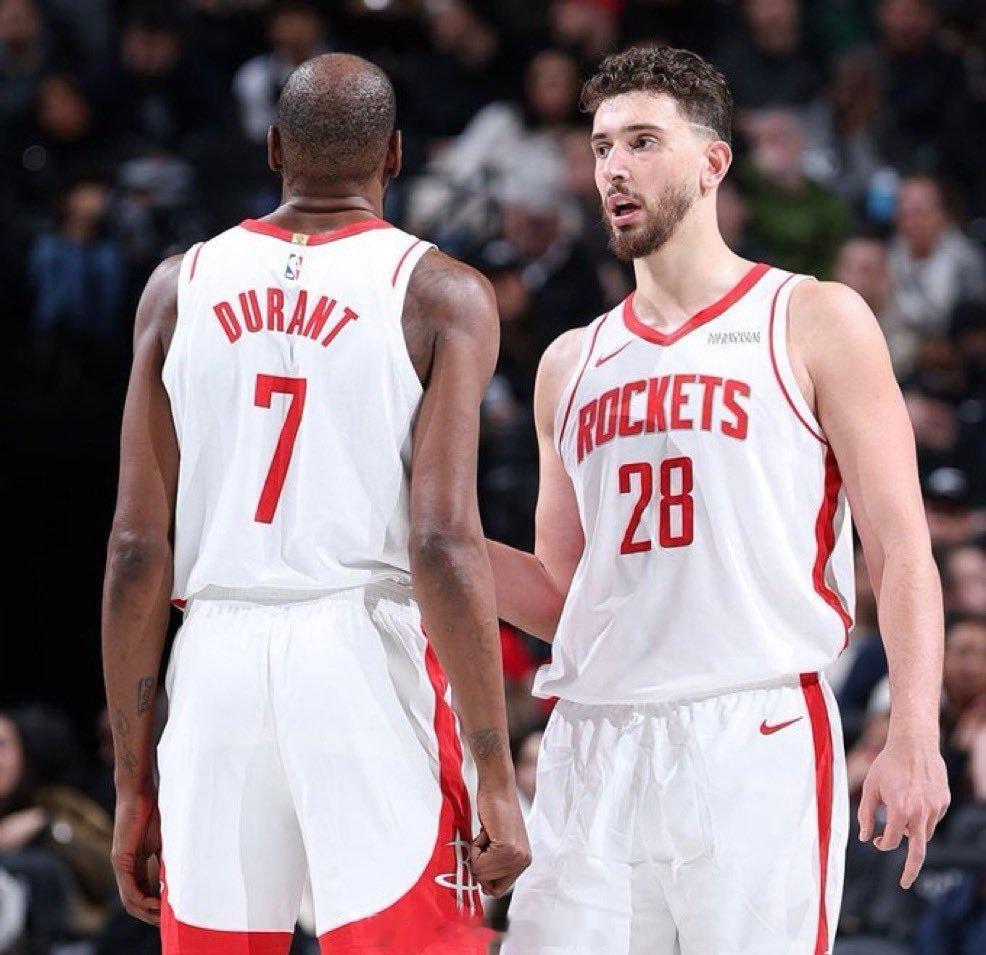 对了，NBA全明星替补公布时间是2月2日早上7点休斯顿火箭NBA吐槽大会新赛季篮