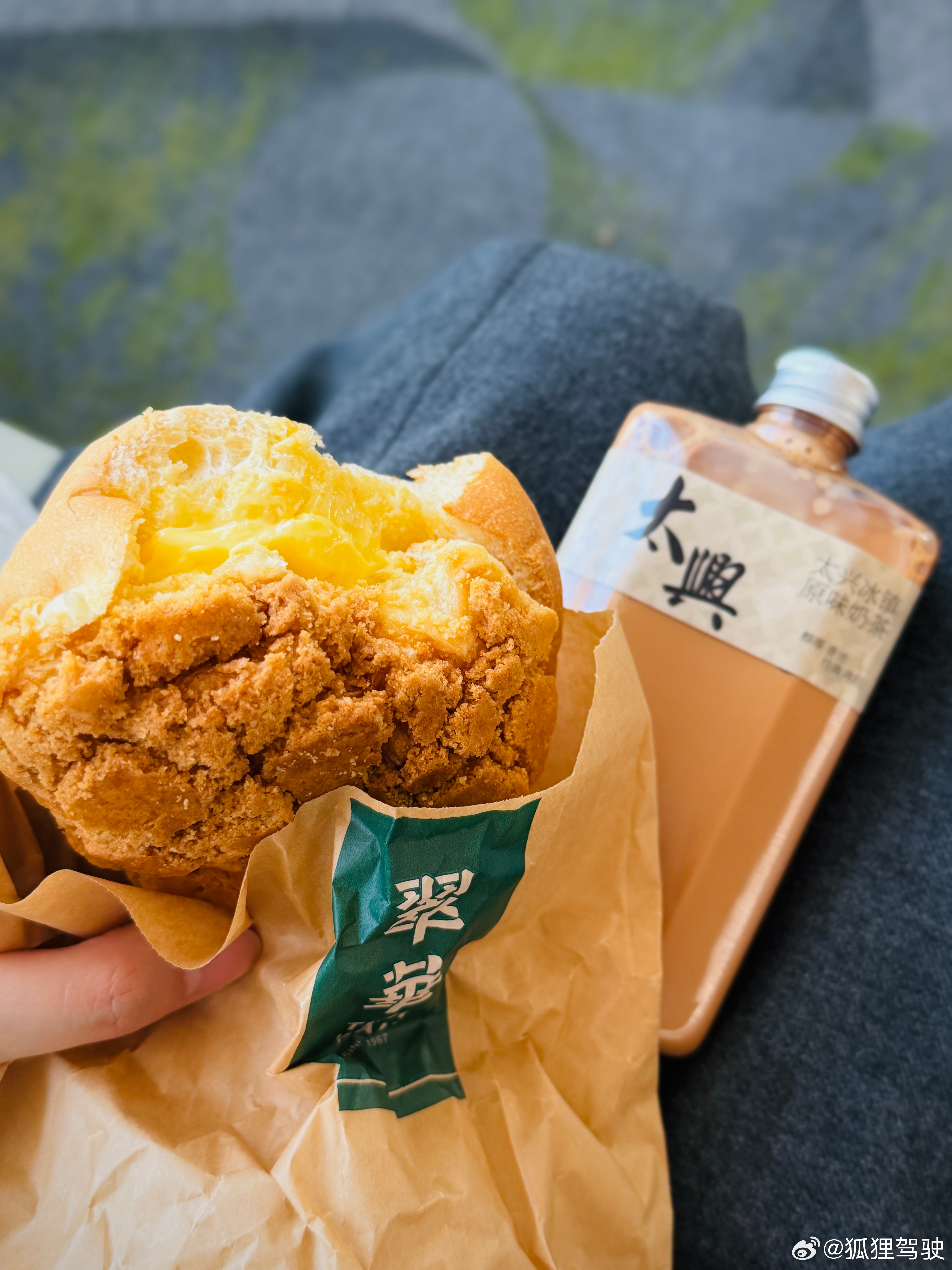 宝安机场的两件套吃了…翠华+太兴帖子力量还是太强，我发誓以后就买一个尝尝…买 多