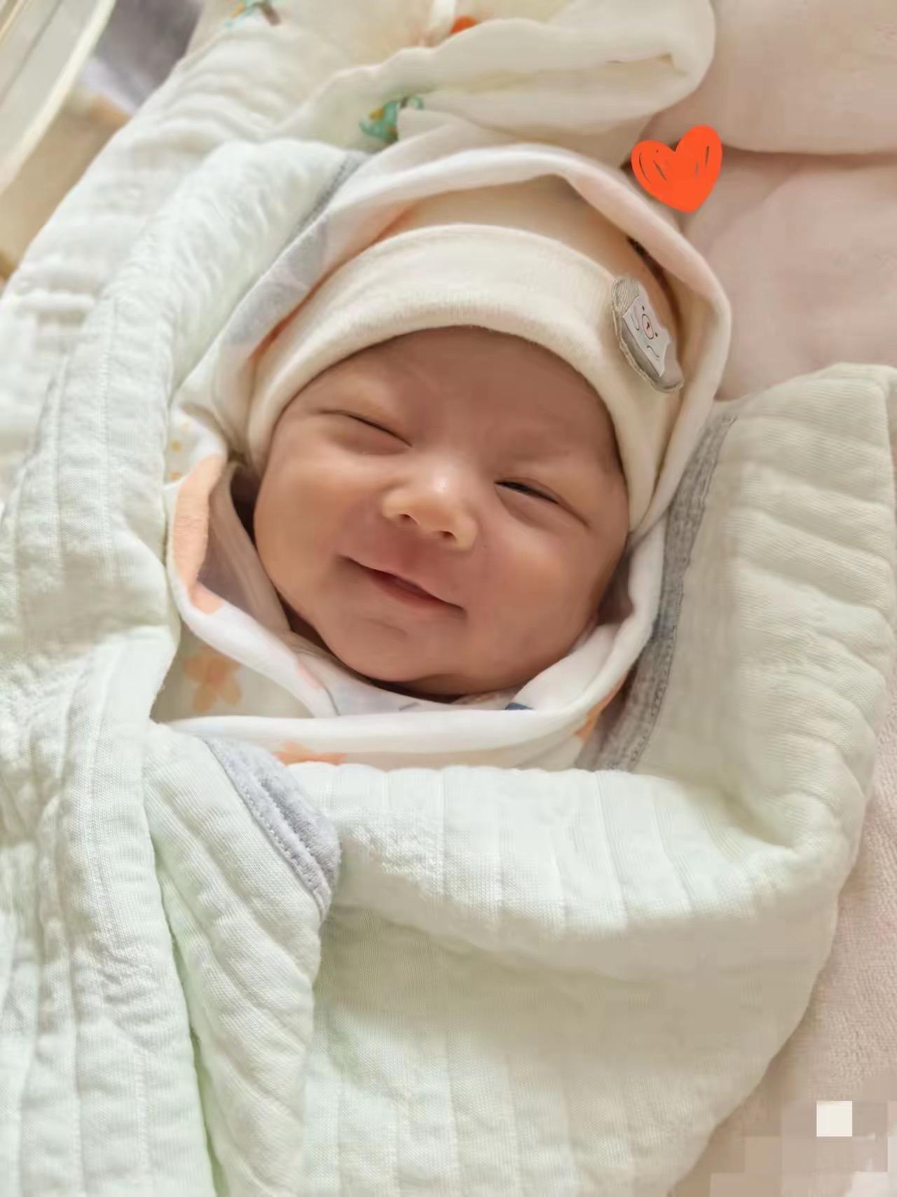 这妹妹家的宝宝太可爱了吧