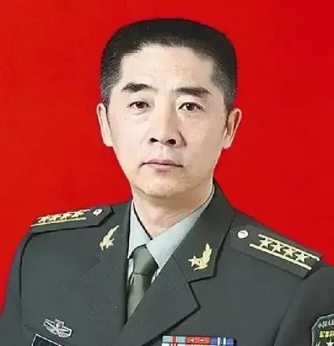 军事专家，杜文龙说，美国提出的“28点计划”，泽连斯基称要么放弃尊严，要么放弃合