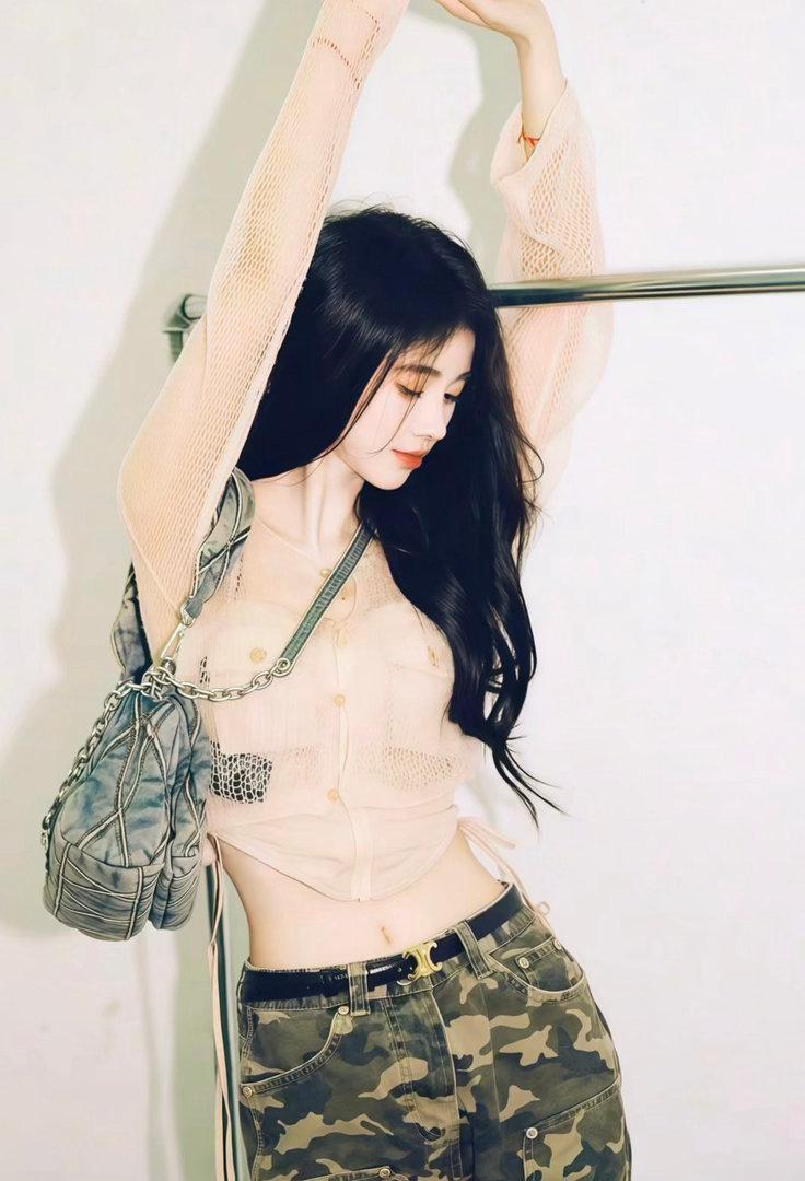 鞠婧祎[超话]  jjy鞠婧祎芸汐传jjy鞠婧祎韩芸汐送你一朵小红花 遮住你新添