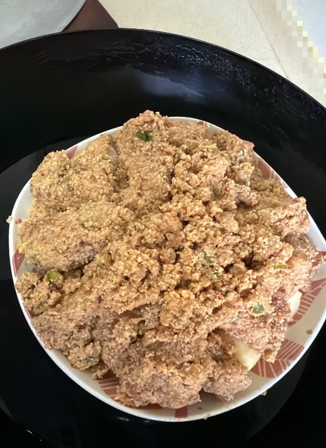 过节是我们劳动妇女的忙碌日，为了粉蒸排骨能软烂脱骨，我这个时间就安排上了。 ​​