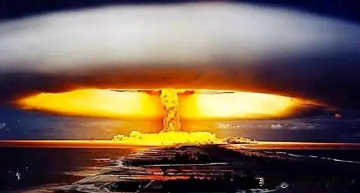 日本拥核，不会在明面上搞，一定会在地下，最可能的地点就是日本周边的小岛地下深挖基