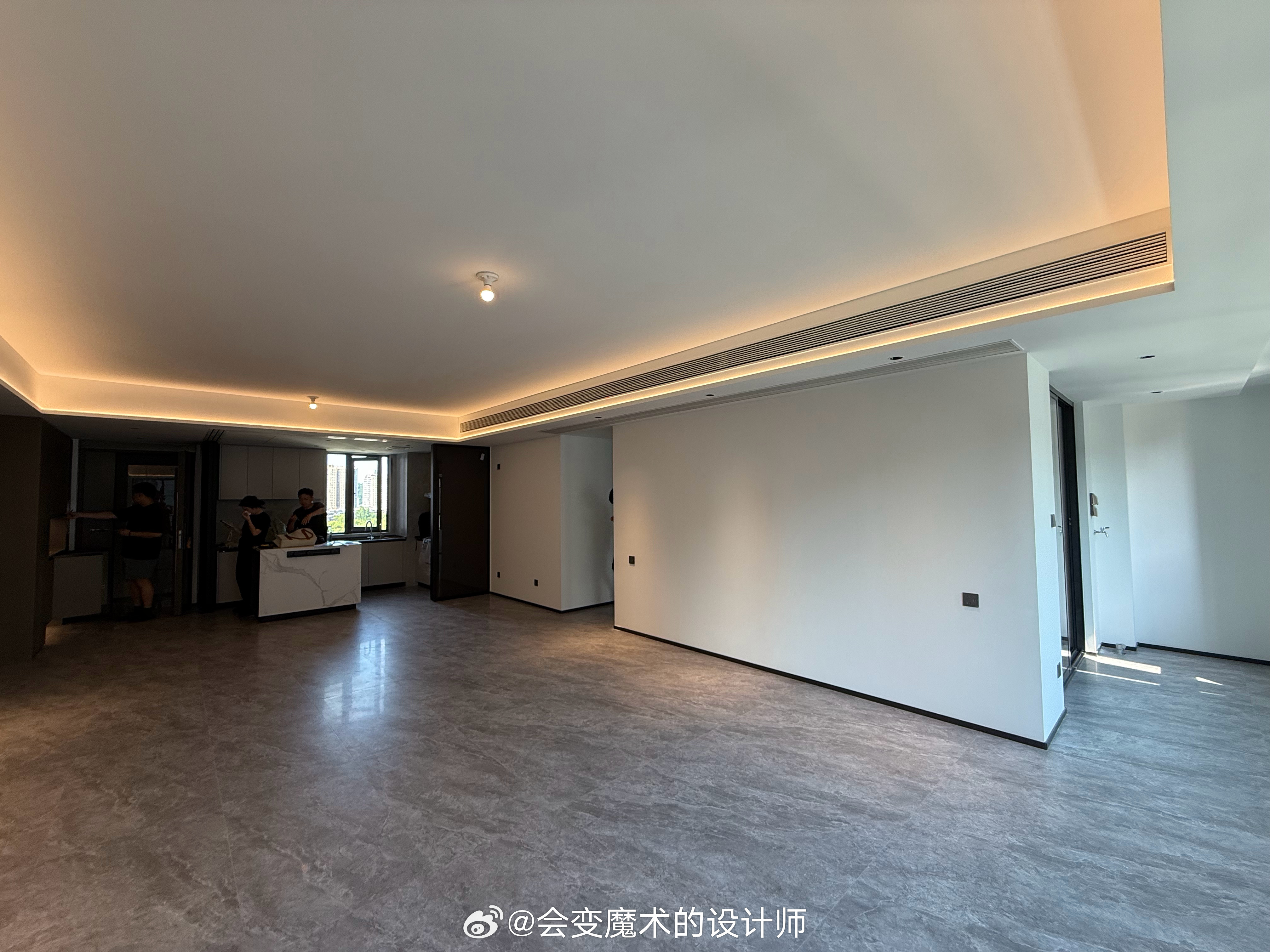 这大概是量房距离咱们家最近的一套小区户型了上一个项目还是自家楼上领导的房子，下班