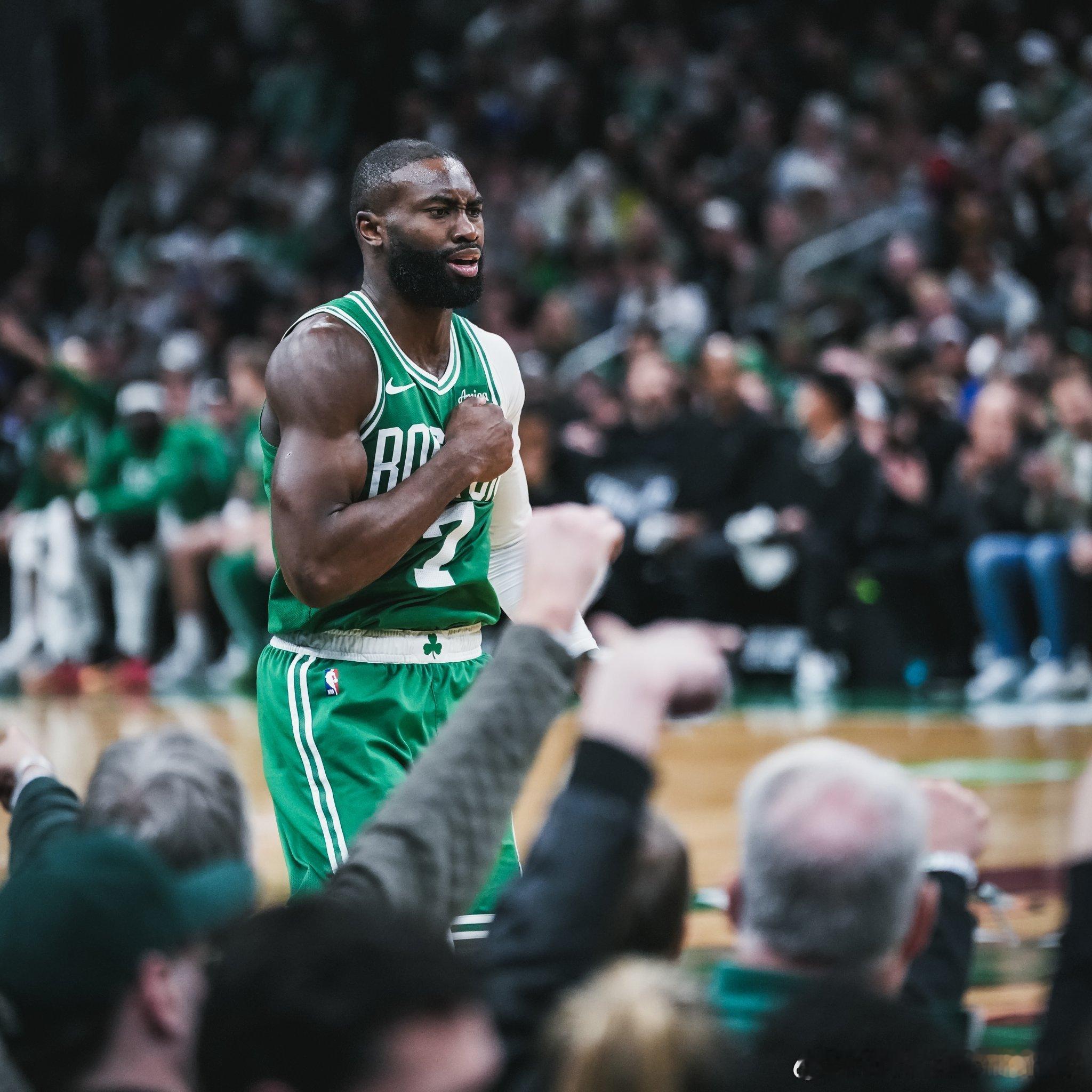 布朗42分率队胜尼克斯 波士顿凯尔特人！主场123-117击败纽约尼克斯，这场全