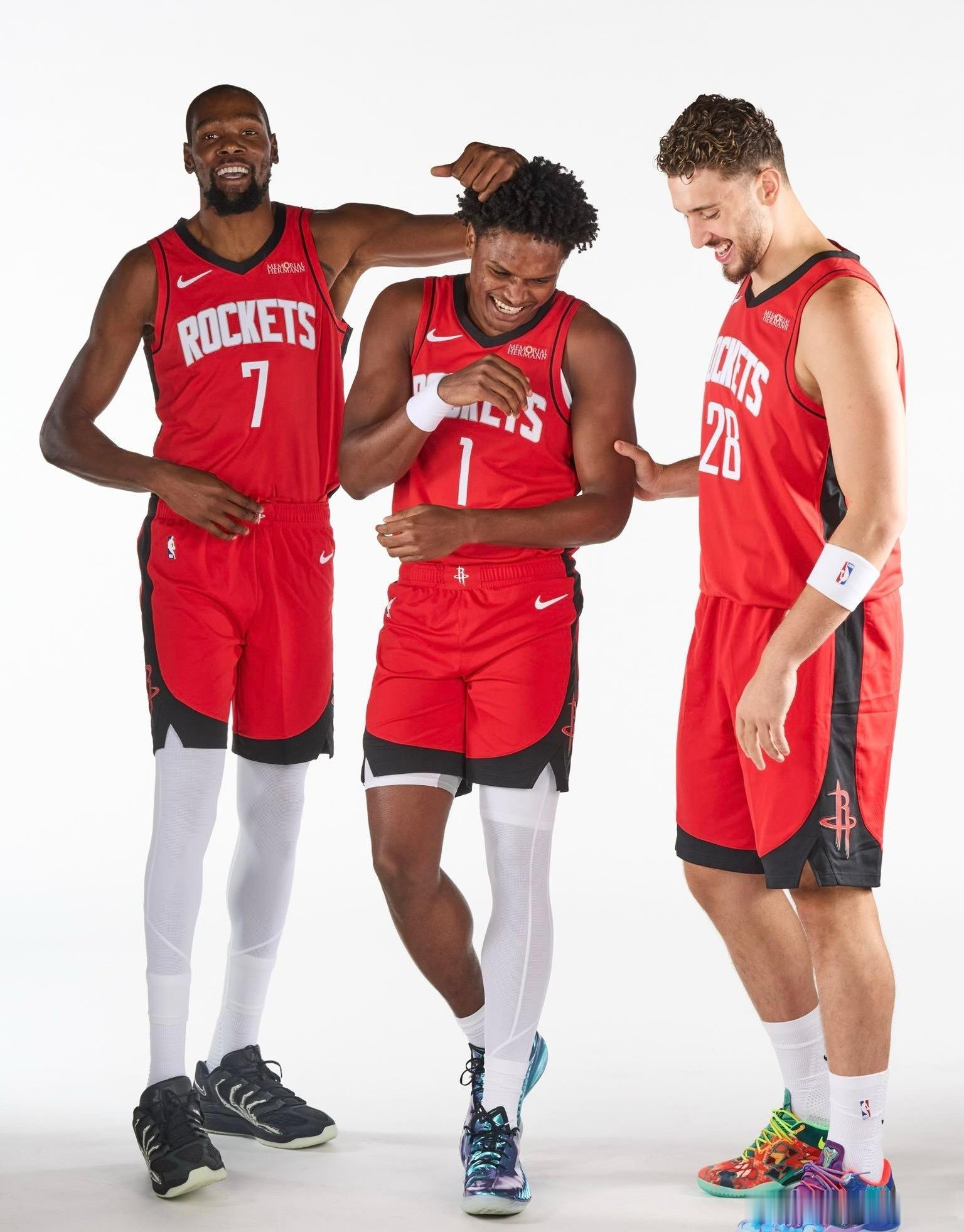 这比赛都能输，三巨头什么情况😳杜兰特15中12，32分7板2助攻申京26中11