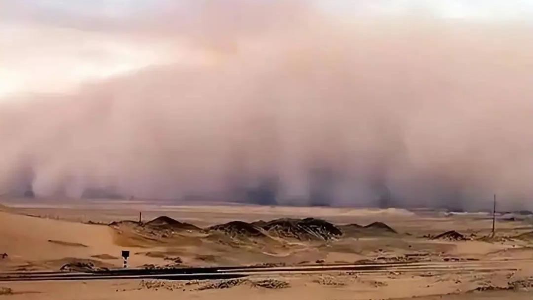 痛心！百年别离，黄沙竟成乡愁！中国40年治沙心血，正被风沙无情侵蚀
 
曾经同属