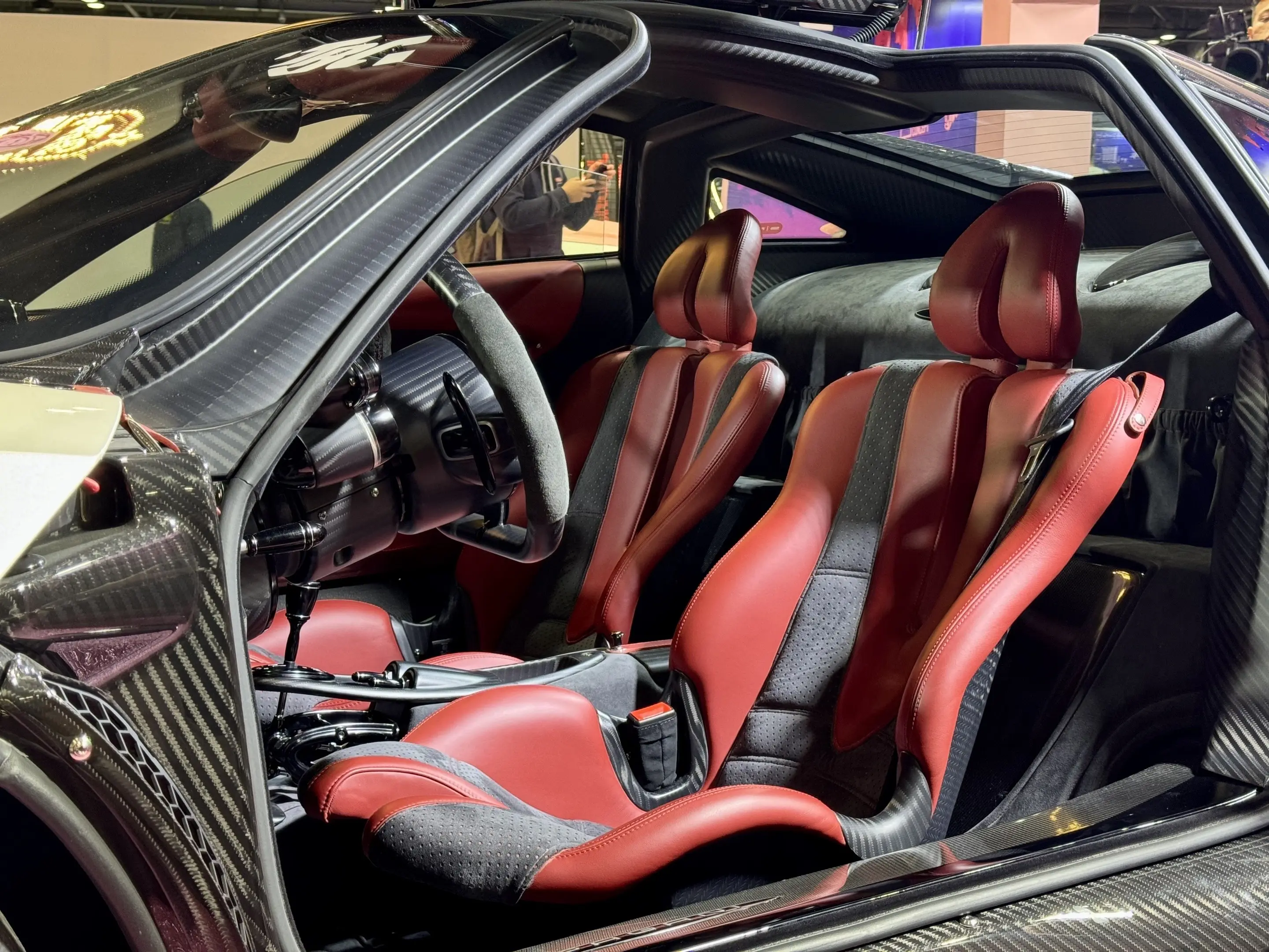 老一辈艺术家的从容。Pagani Huayra BC