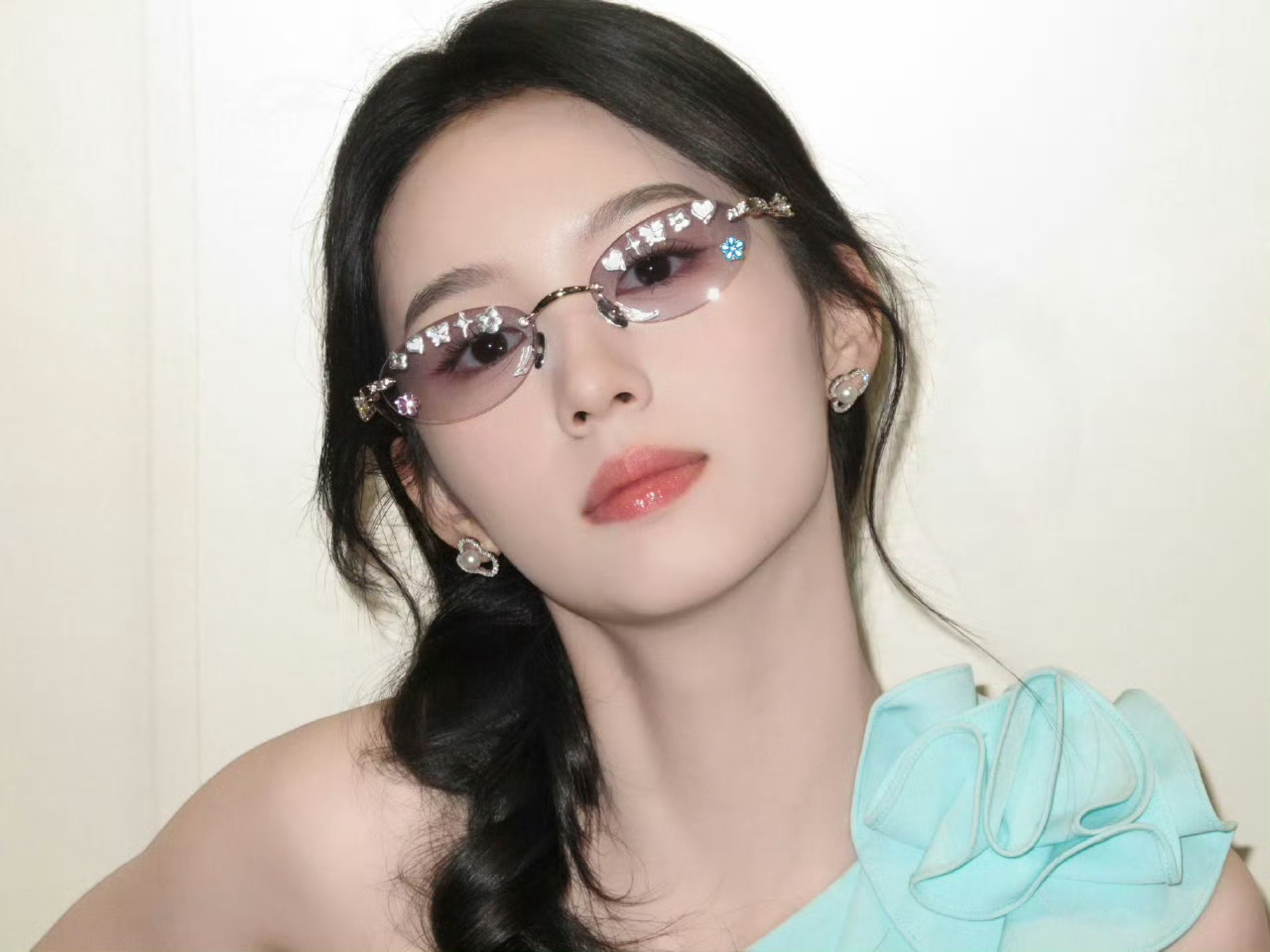 我家爱豆说啥了 “去尝试一些新的东西，勇于去表达。”              