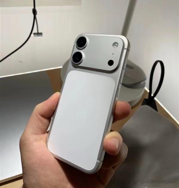 iPhone18标准版神似17Pro各种爆料…我要18pro系列，标准版和我没关