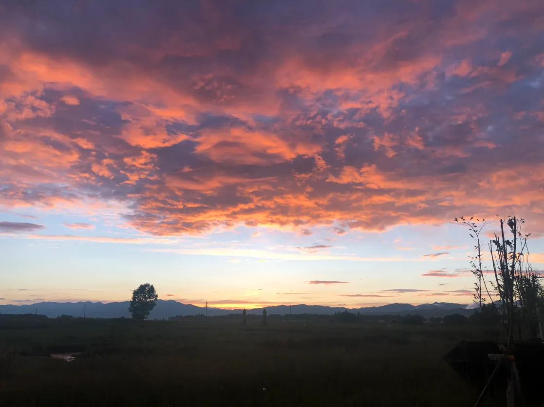 新疆自驾游
晚十点半看夕阳