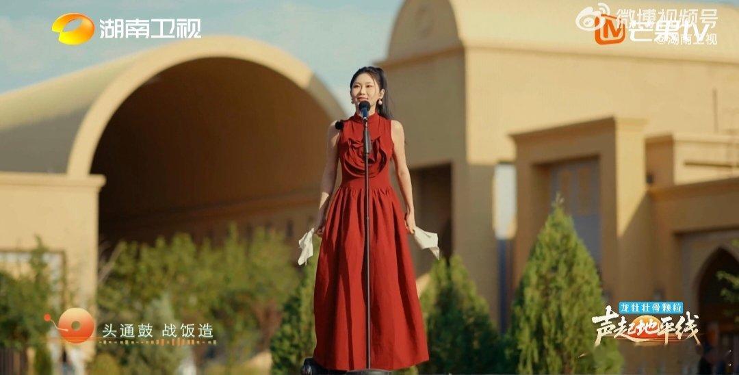 张曦匀一开口就是金戈铁马声起地平线听张曦匀唱歌满屏都是画面，旌旗猎猎战马嘶鸣，老