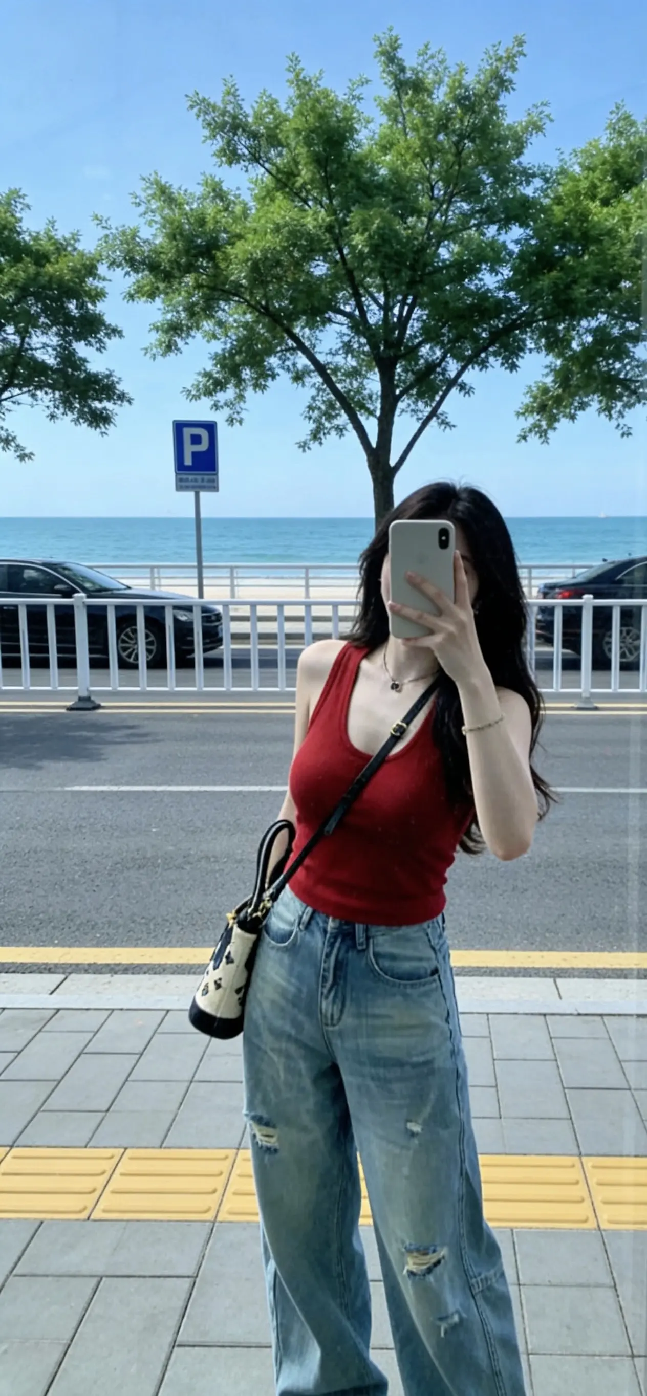 “不要羡慕干活麻利，什么都会的女孩，     你要知道 她吃了很多苦才...