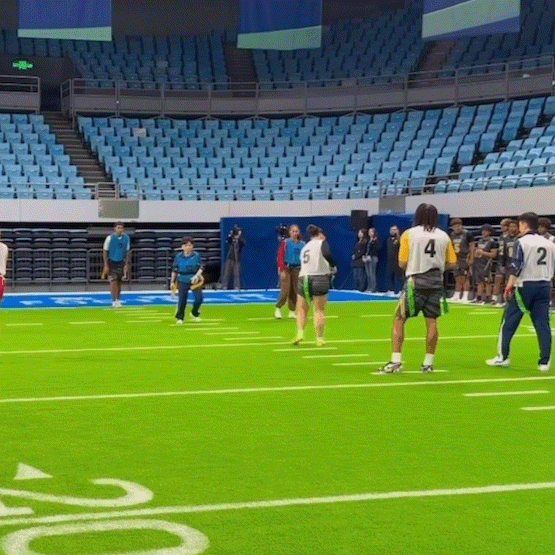 竟然是自己左脚绊右脚才摔了马龙你笨笨的 