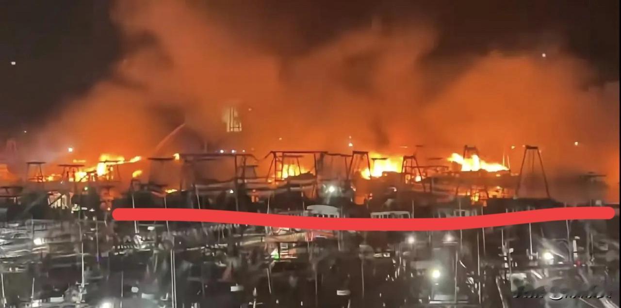 太揪心！香港火灾还没没缓过神
广西侨港也突发大火，几十艘渔船烧成空壳，几十个家庭