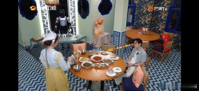 黄晓明[超话]黄晓明用盆干饭人狠话不多中餐厅 黄晓明这“干饭架势”是藏不住了！端
