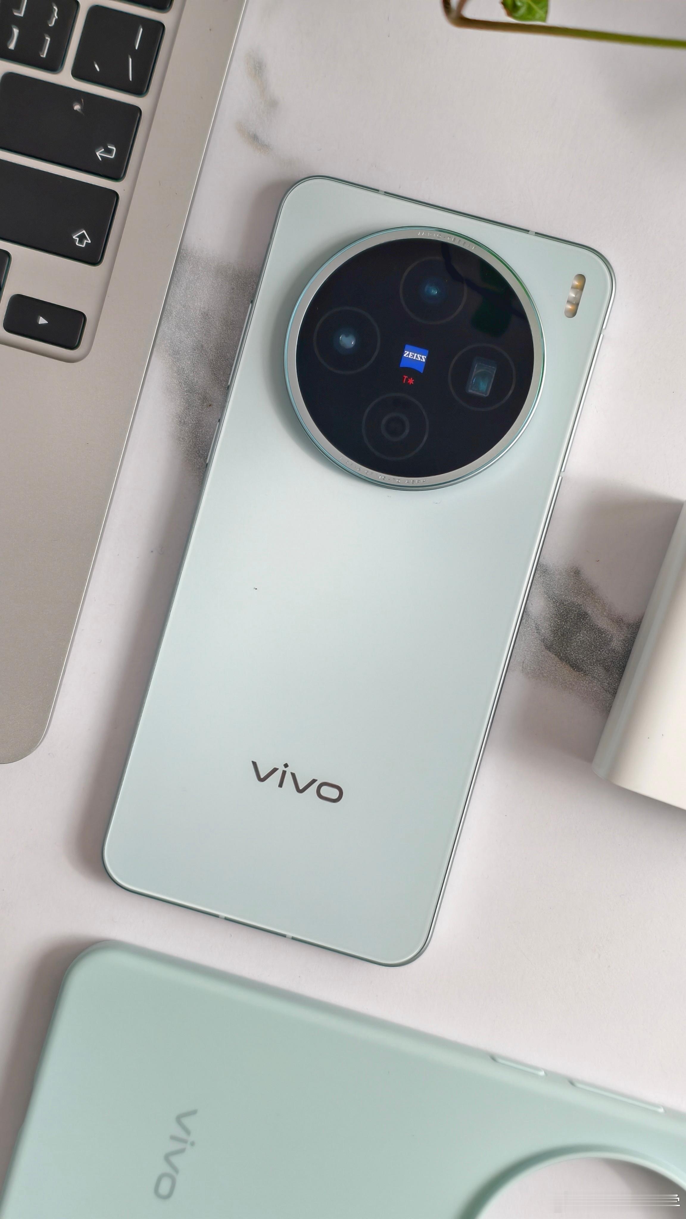 怎么越来越多人用vivo了vivo的颜值，还有上手之后整体的观感，在国产里面做得