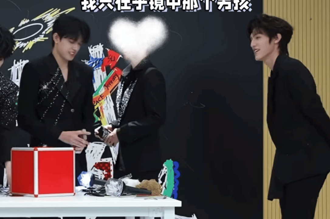这是什么表情啊感觉在挑衅镜头 