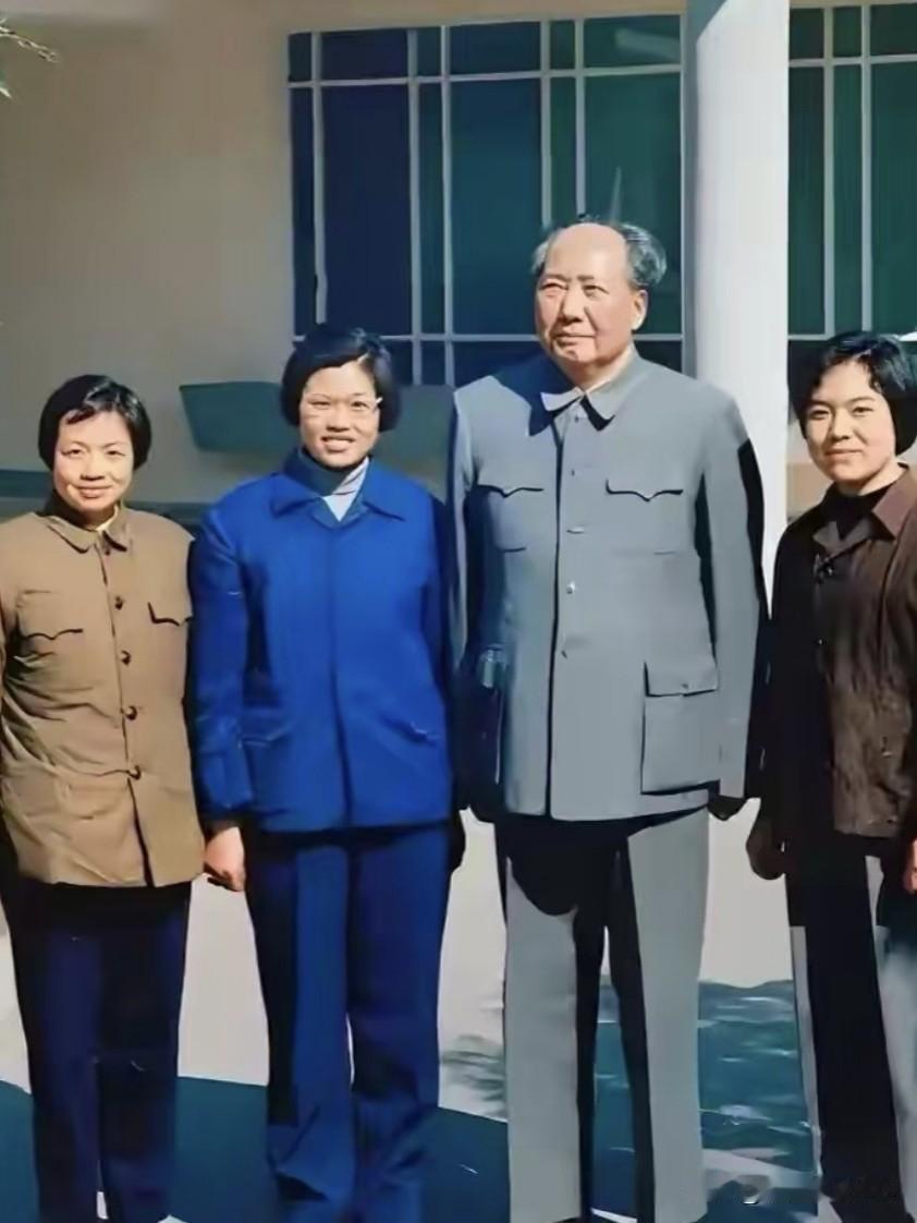 毛主席最霸气语录有哪些？毛主席最霸气的语录包括：“问苍茫大地，谁主沉浮！”、“数