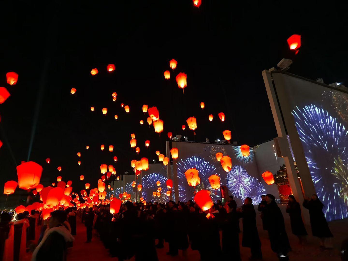 非正式跨年派对2025圆满收官，2026大展宏图。 