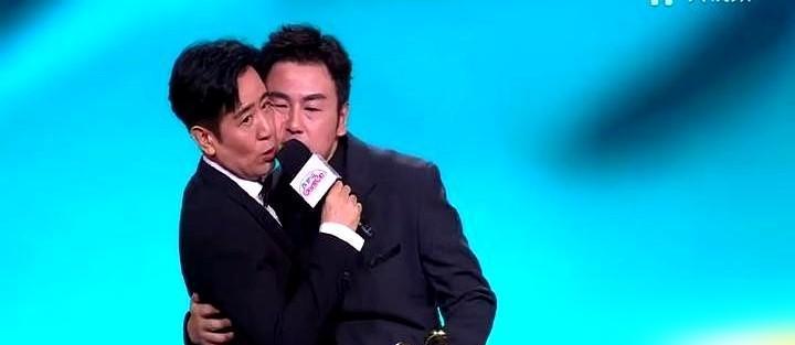 赢他，只用了两票。

输掉，可能就是一整个职业生涯。

昨晚那通电话，其实就是评