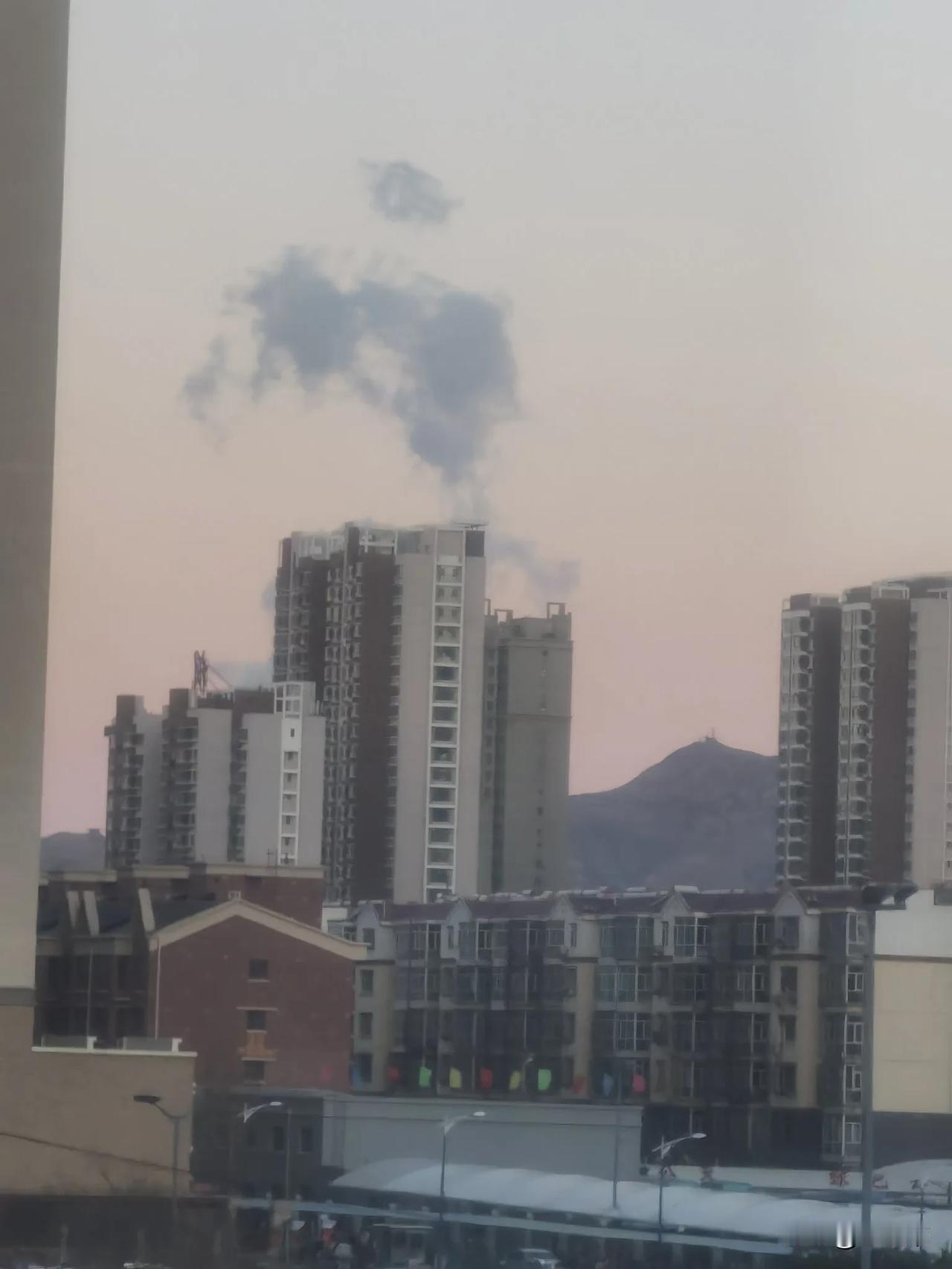 无论是晨曦中的第一缕阳光，还是夜晚星空下的静谧时光，都是值得我们细细品味与珍藏的
