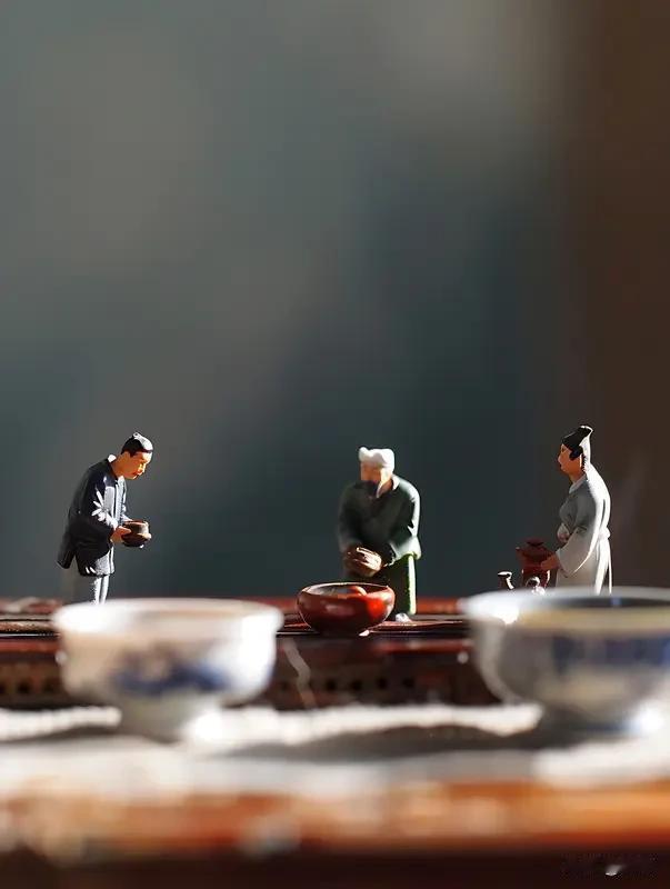 看到“清茶敬故交”这个下联，我脑海里立马就有了上联的灵感——“浊酒逢新客”。
“