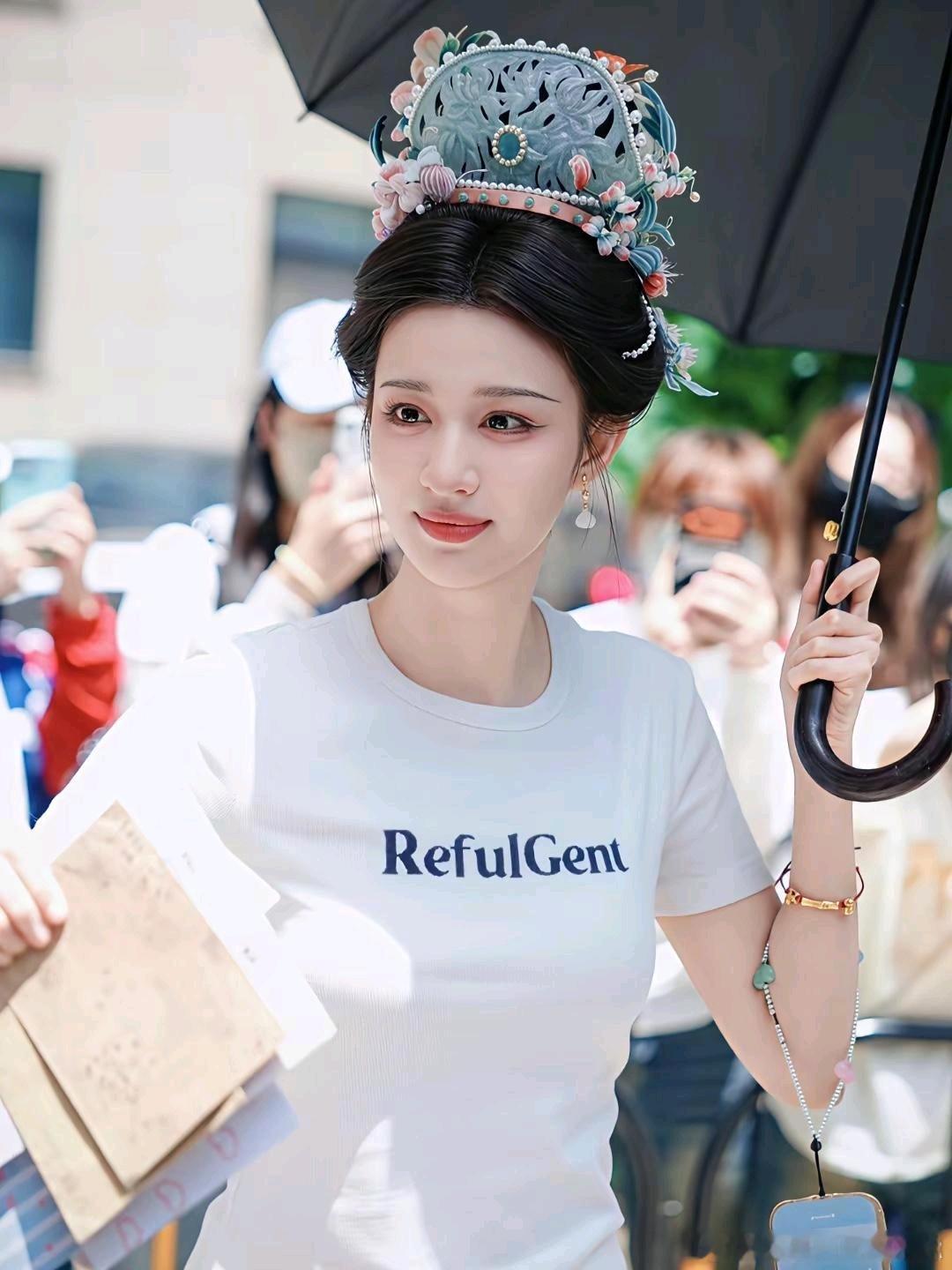 王楚然虽然骨架大，但是真漂亮啊，有青衣相 