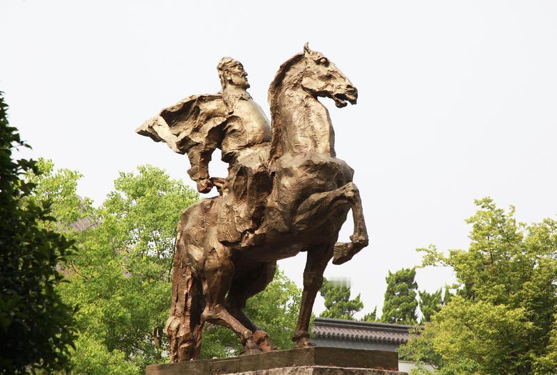 朱元璋能走上皇位，那可是一路“打怪升级”。他出身贫寒，当过放牛娃、乞丐、和尚，生