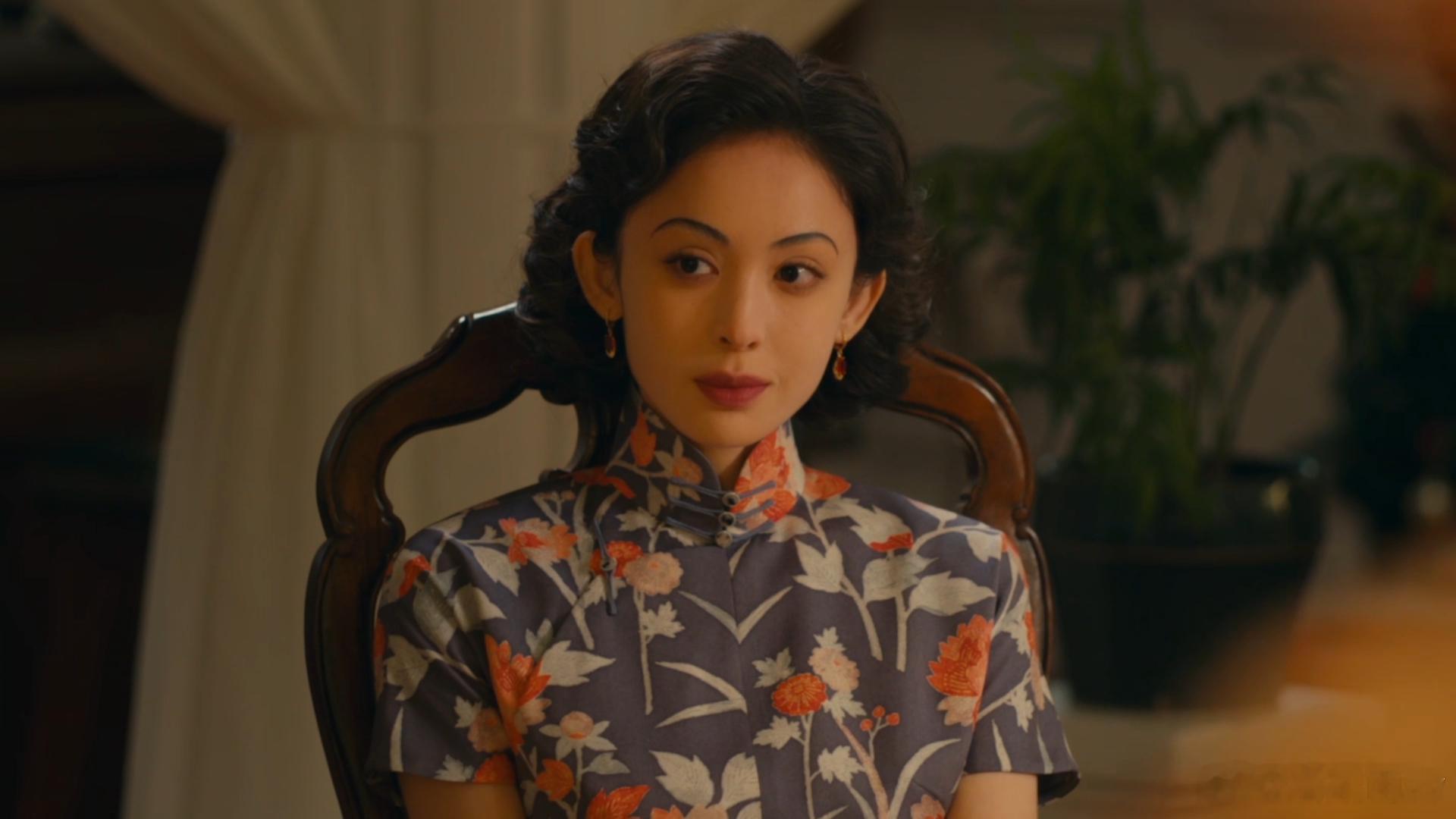 长剧醒来的中式女性美学 梁洁塑造的角色是乱世里的一抹温柔底色，清澈又坚韧，打破温