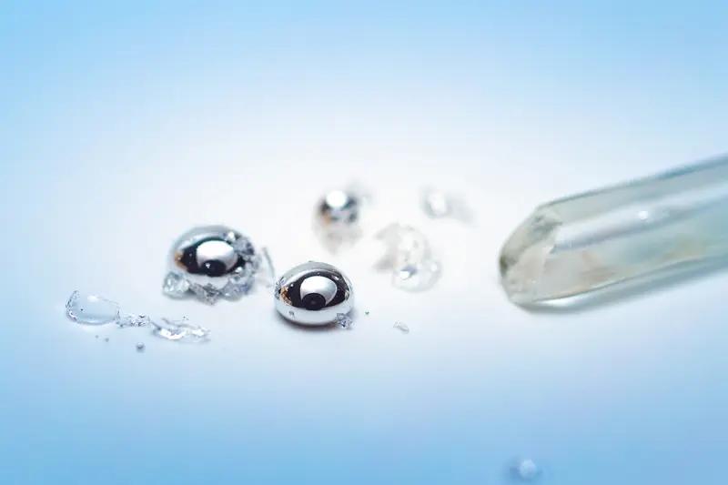 可想而知，真要让小孩误碰或者误食到底有多危险了。哪怕没有误碰或者误食，水银气味还