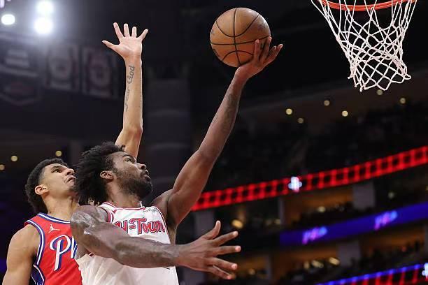 不管伊森是球队的先发还是替补，基本上都是球队第5人或者第6人的角色，他的表现，其