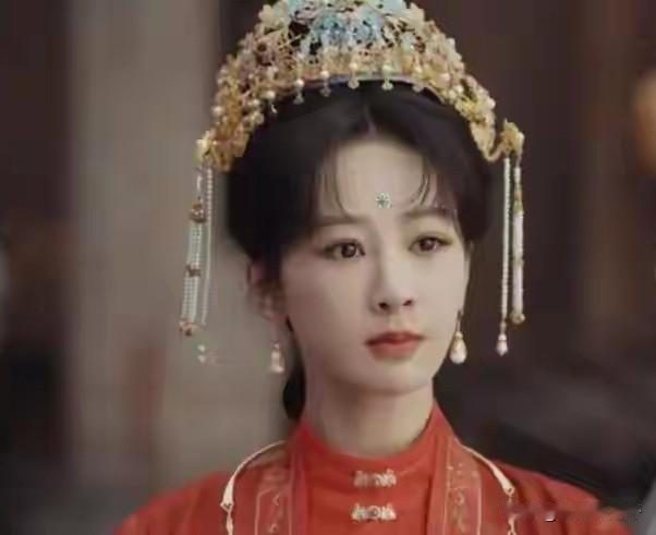 杨紫的本事在看完《家业》之后，我是彻底服了！如此“悬浮”的人设和剧情，生生被她演