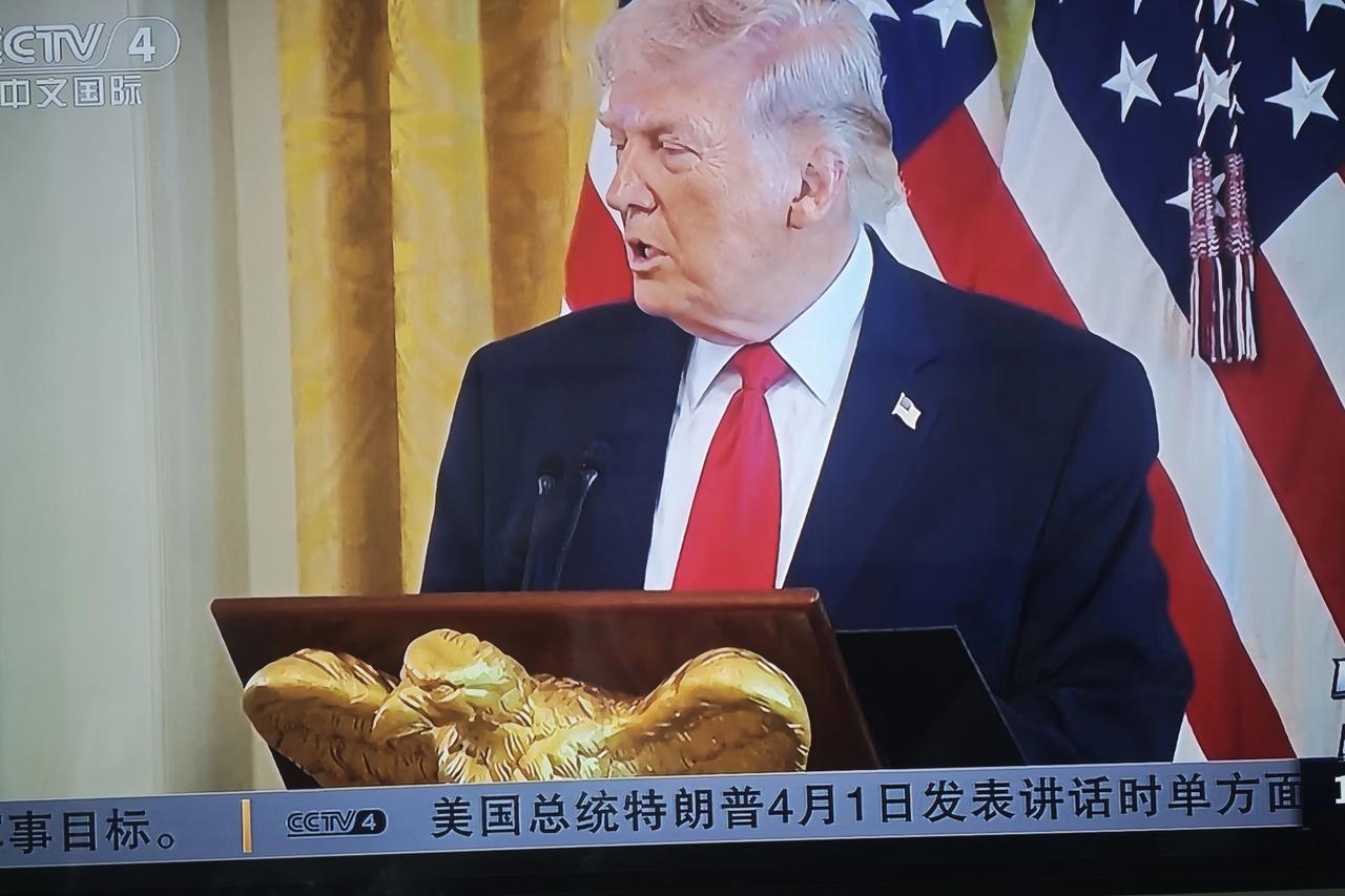 反噬！美国发动战争带来的后果！
“快跑！美国人又要逃了！”
这不是电影台词，而是