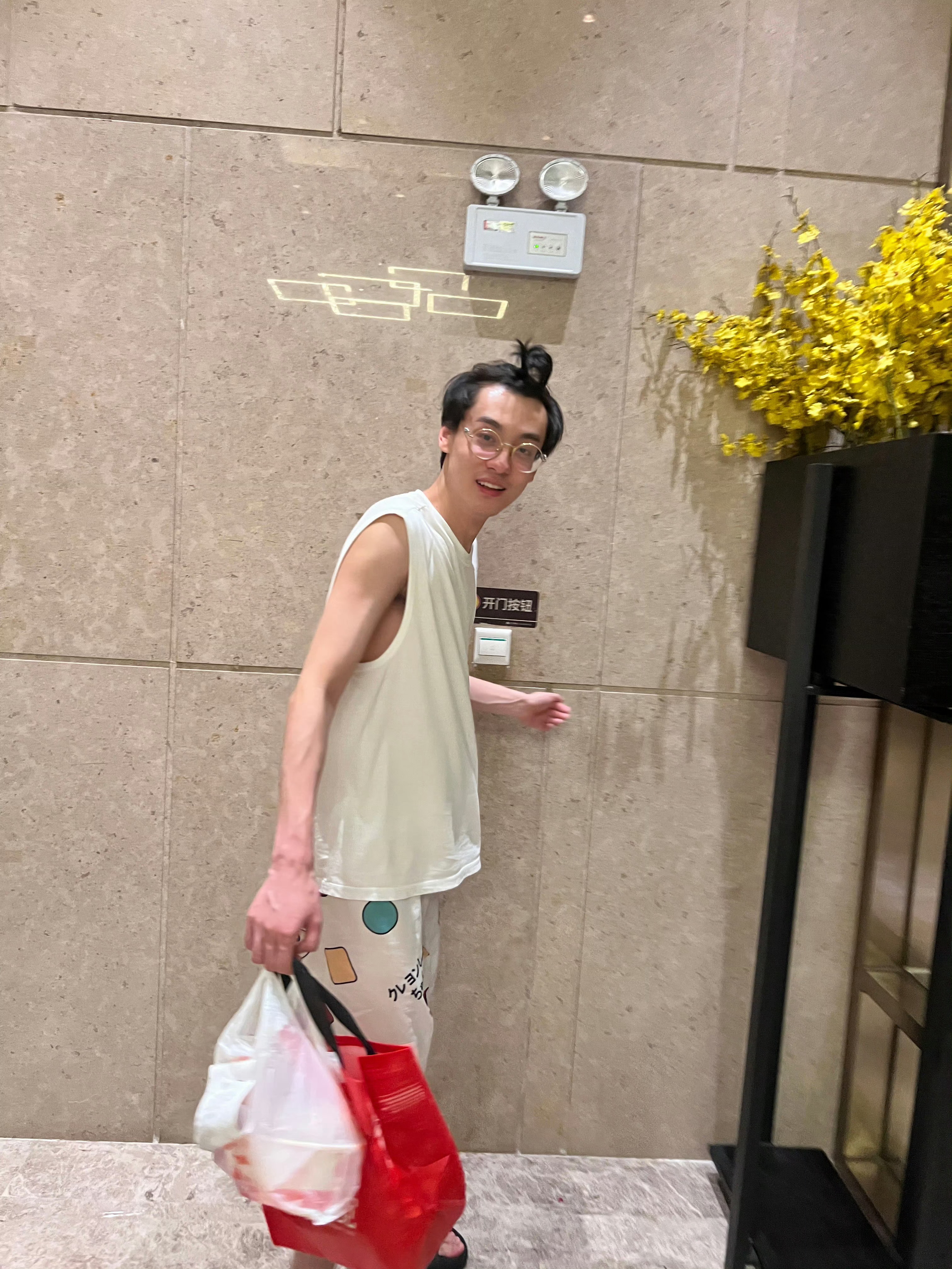 田栩宁口呼吸九成美新发田栩宁睡眠照，注意呼吸道健康 