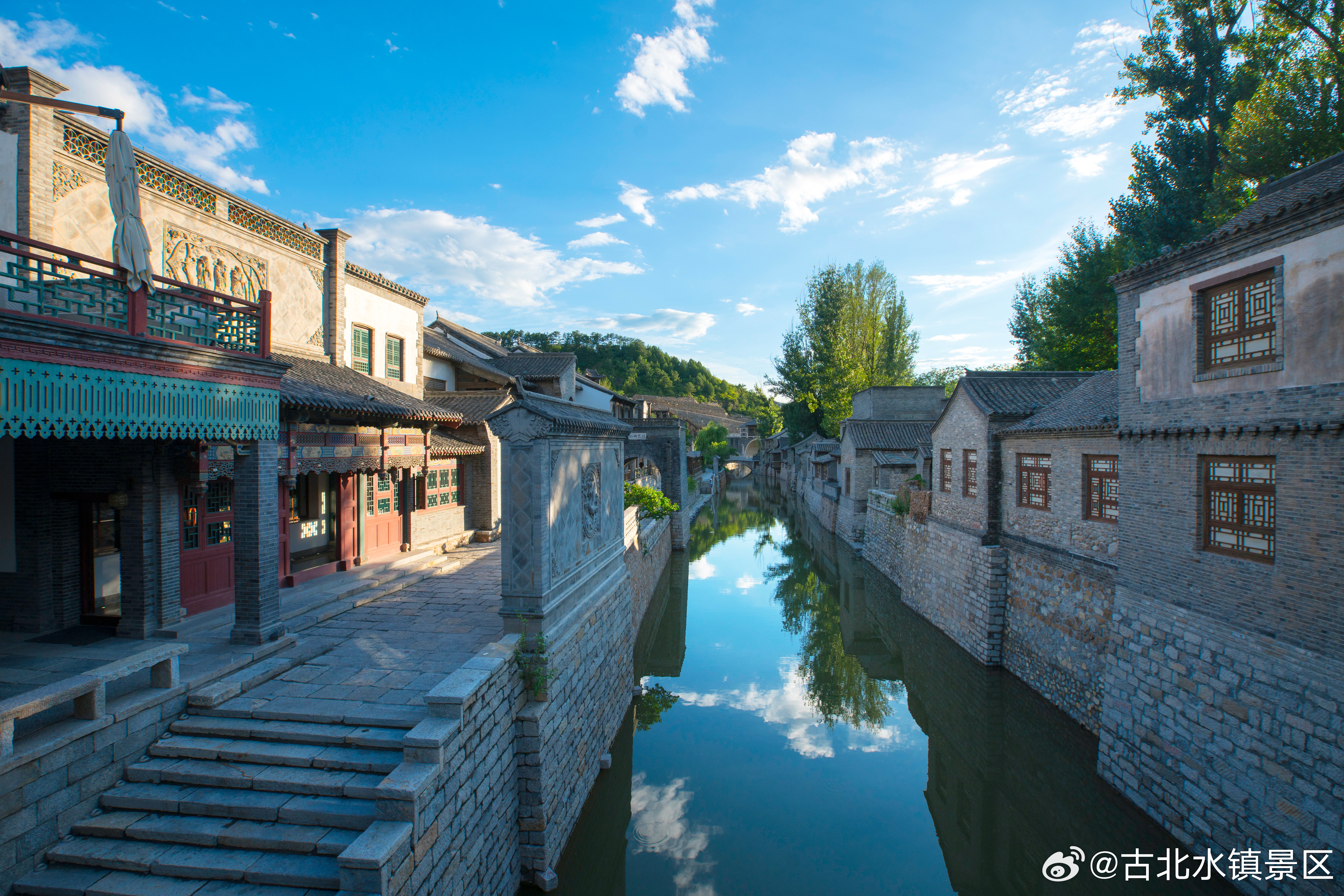 清风拂面，晴空万里、把期待留给当下，不慌不忙，自在度日早安，宝子们～#古北水镇#